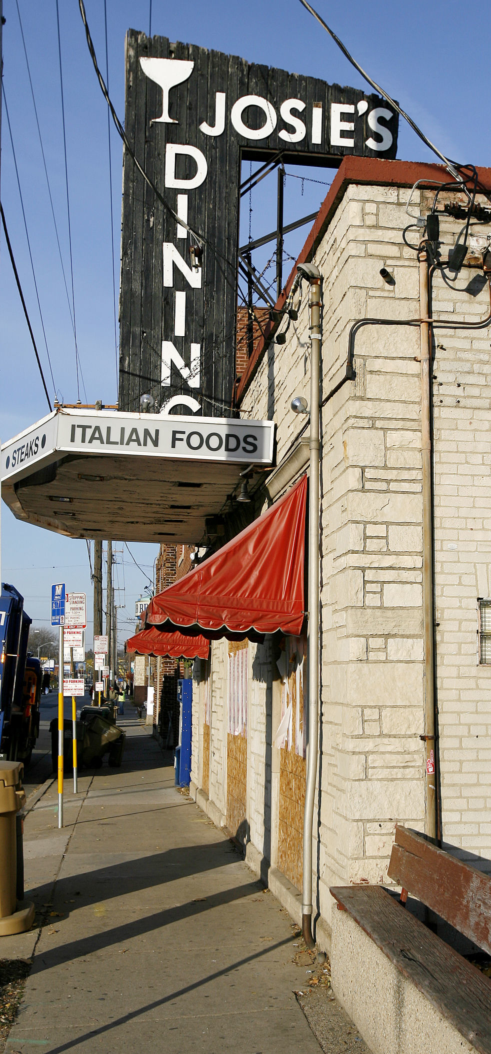 Josie's closed, 2007